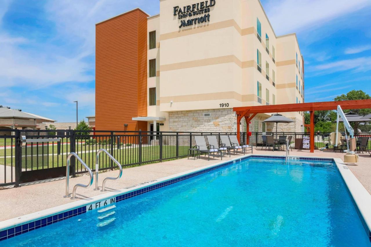 | Fairfield Inn & Suites by Marriott Decatur at Decatur Conference Center