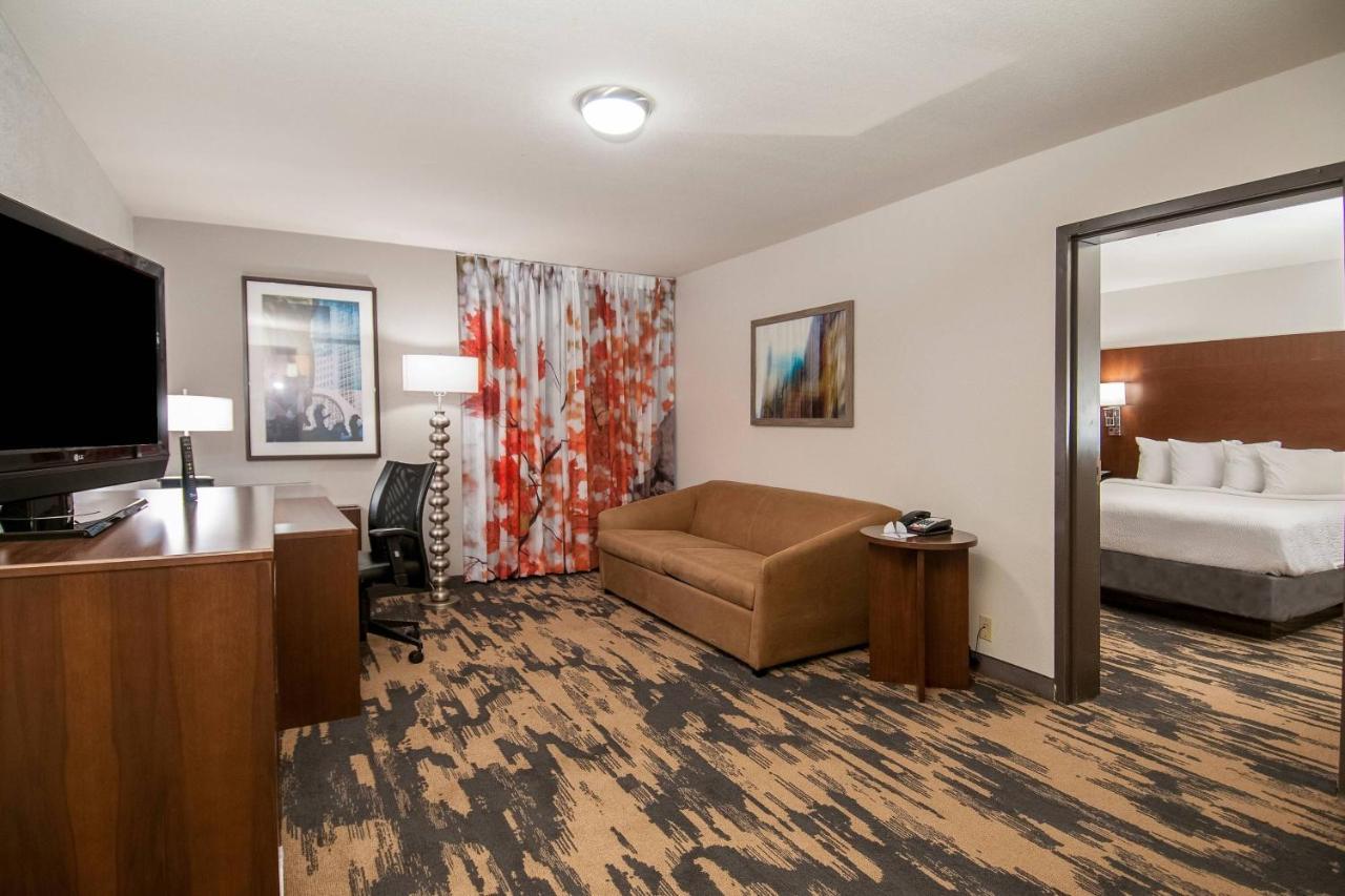 | Fairfield Inn & Suites by Marriott Dallas DFW Airport South/Irving
