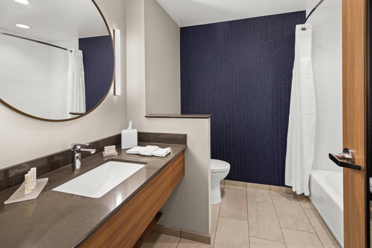 | Fairfield by Marriott Inn & Suites Duluth