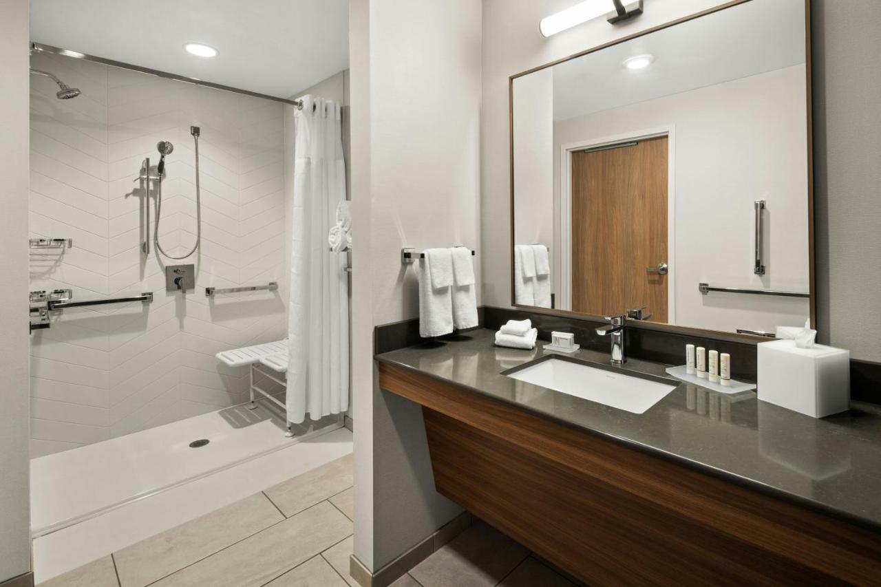 | Fairfield by Marriott Inn & Suites Duluth