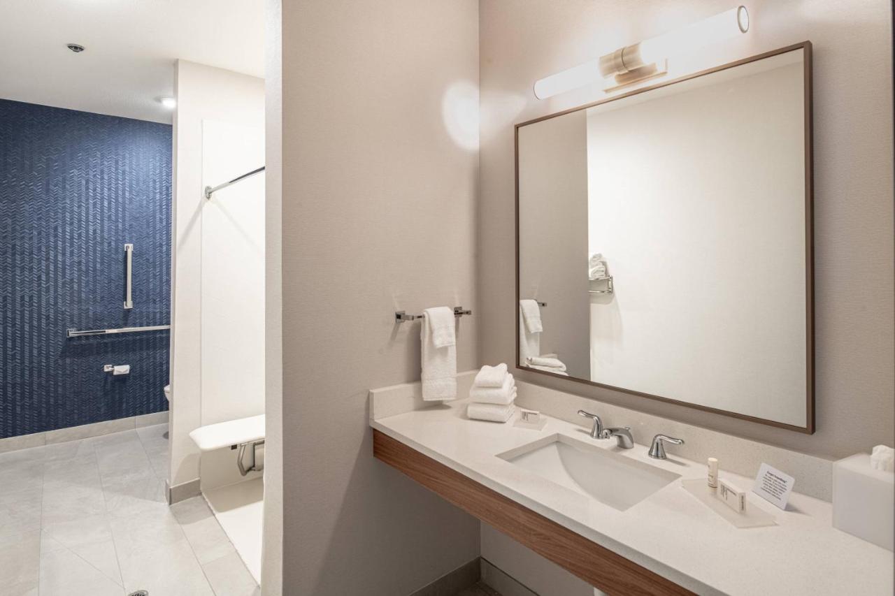 | Fairfield Inn & Suites by Marriott Fort Worth Northeast