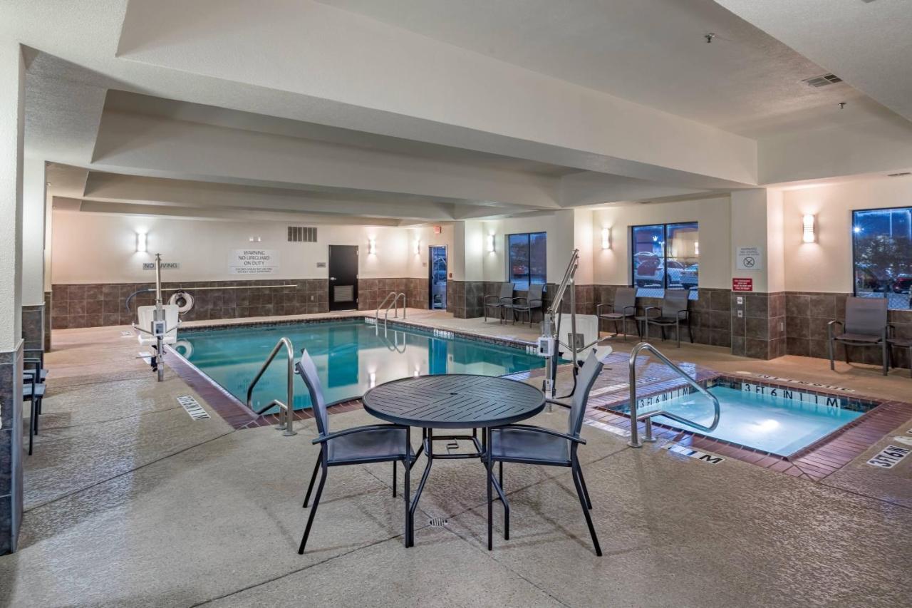 | Fairfield Inn & Suites by Marriott Fort Worth Northeast