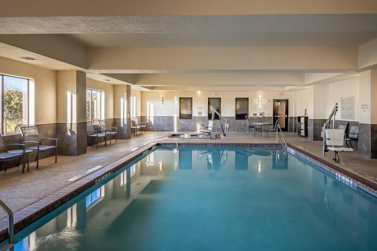 | Fairfield Inn & Suites by Marriott Fort Worth Northeast