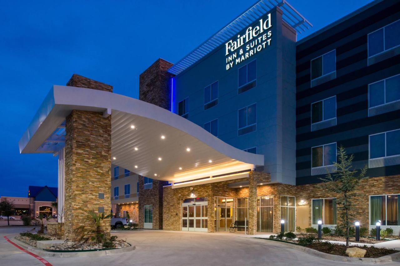 | Fairfield Inn & Suites by Marriott Fort Worth Southwest at Cityview