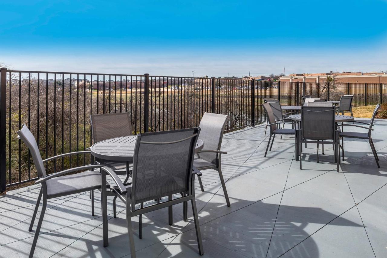 | Fairfield Inn & Suites by Marriott Fort Worth Southwest at Cityview
