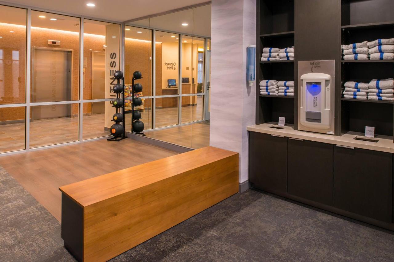 | Fairfield Inn & Suites by Marriott Fort Worth Southwest at Cityview