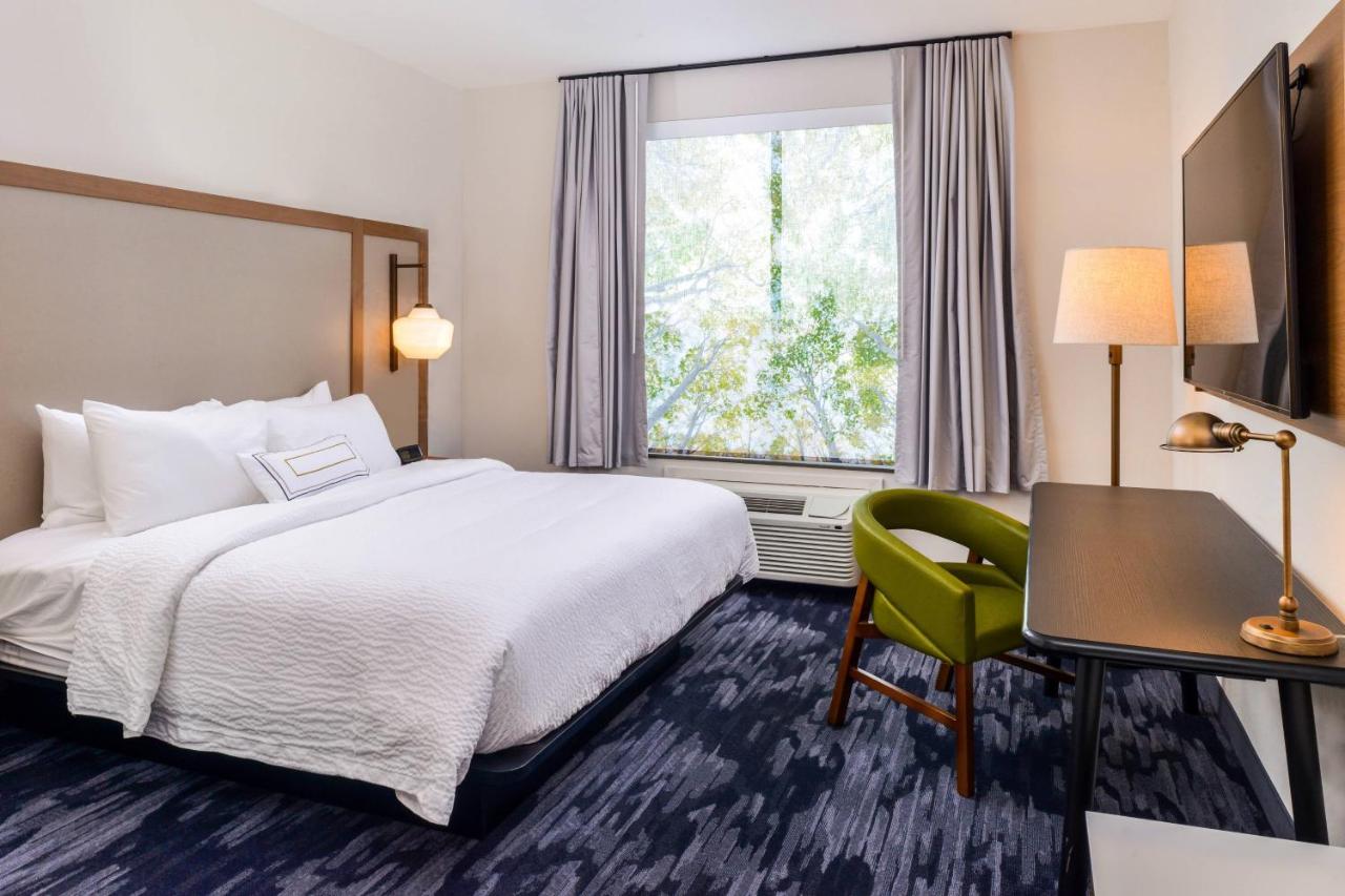| Fairfield Inn & Suites by Marriott Fort Worth Southwest at Cityview