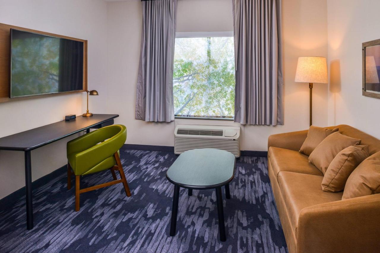 | Fairfield Inn & Suites by Marriott Fort Worth Southwest at Cityview