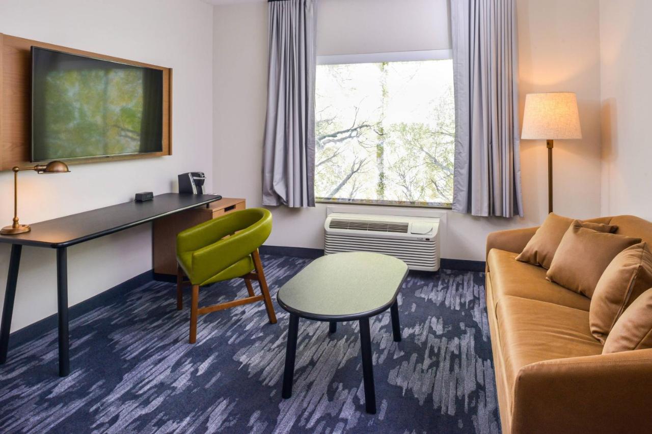 | Fairfield Inn & Suites by Marriott Fort Worth Southwest at Cityview