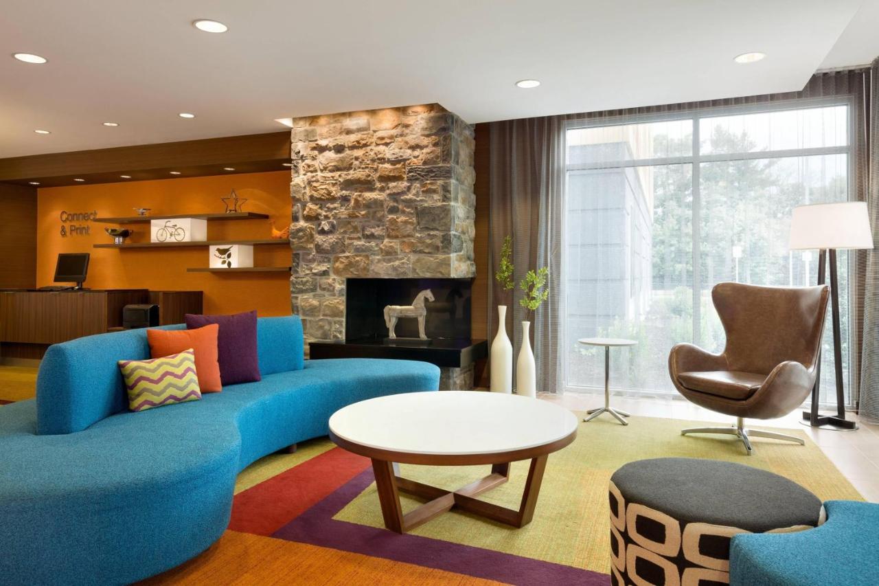 | Fairfield Inn & Suites Lancaster East at The Outlets