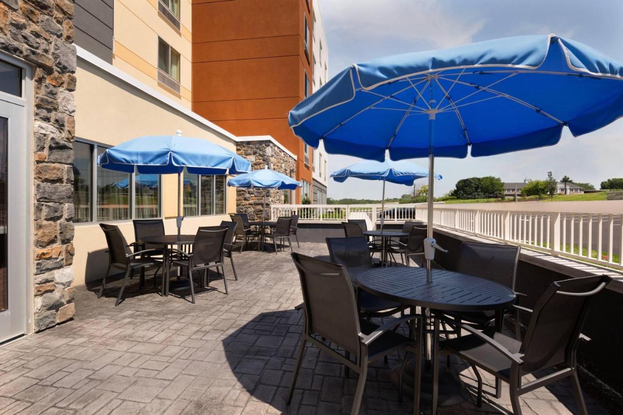 | Fairfield Inn & Suites Lancaster East at The Outlets