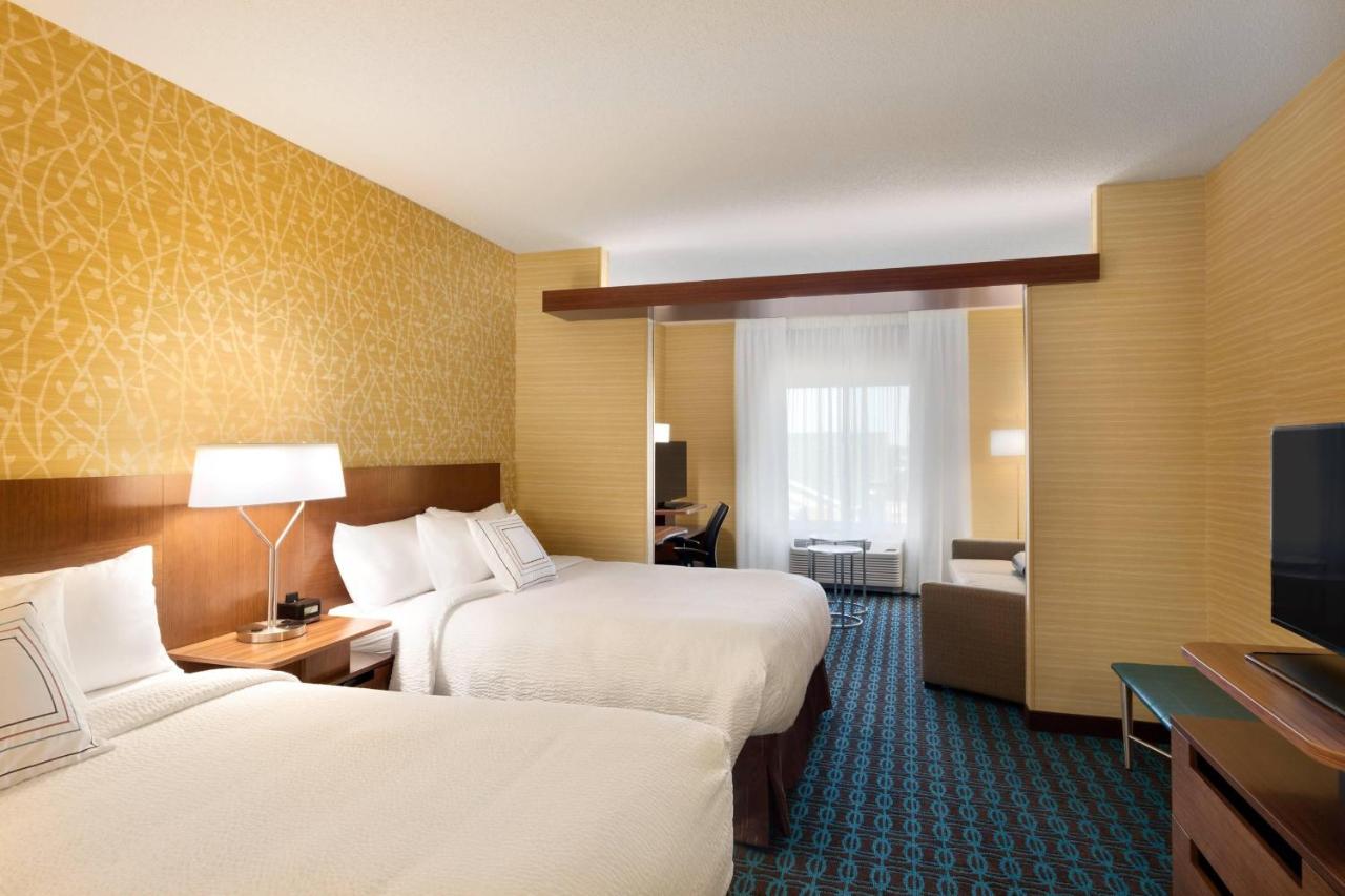 | Fairfield Inn & Suites Lancaster East at The Outlets
