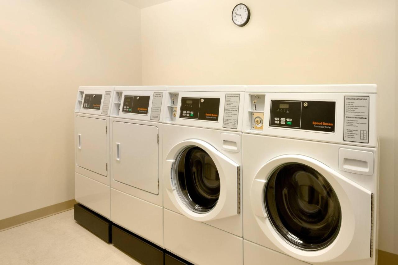 | Fairfield Inn & Suites Lancaster East at The Outlets