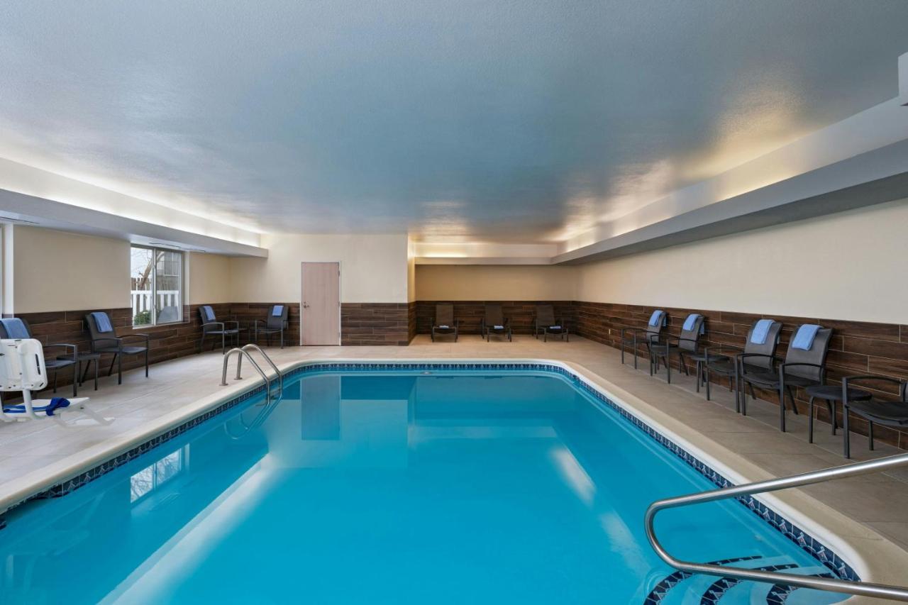 | Fairfield Inn & Suites Kansas City Airport