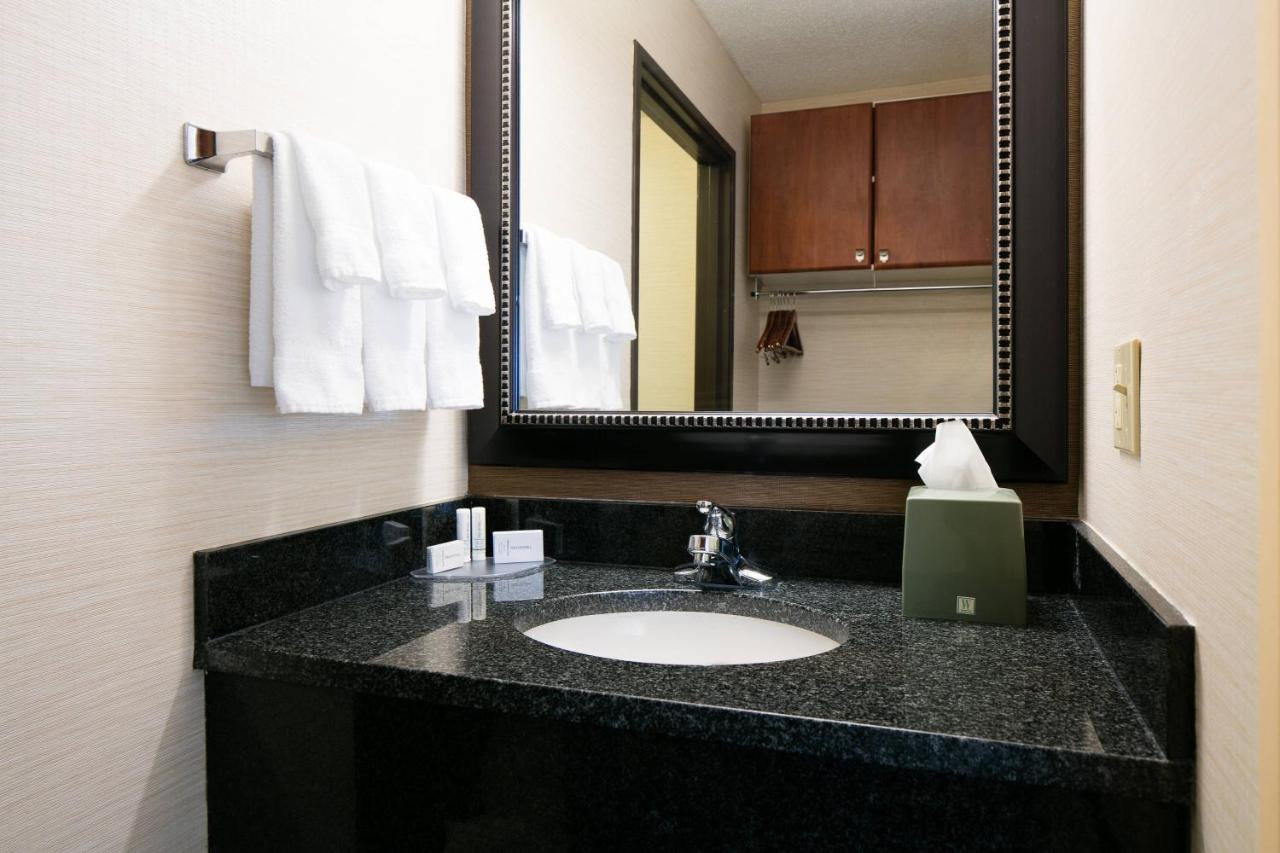 | Fairfield Inn & Suites Kansas City Airport