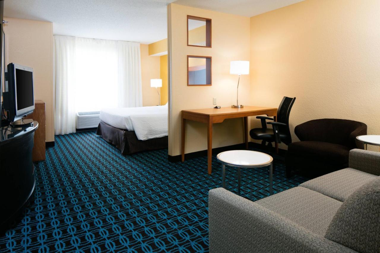 | Fairfield Inn & Suites Kansas City Airport