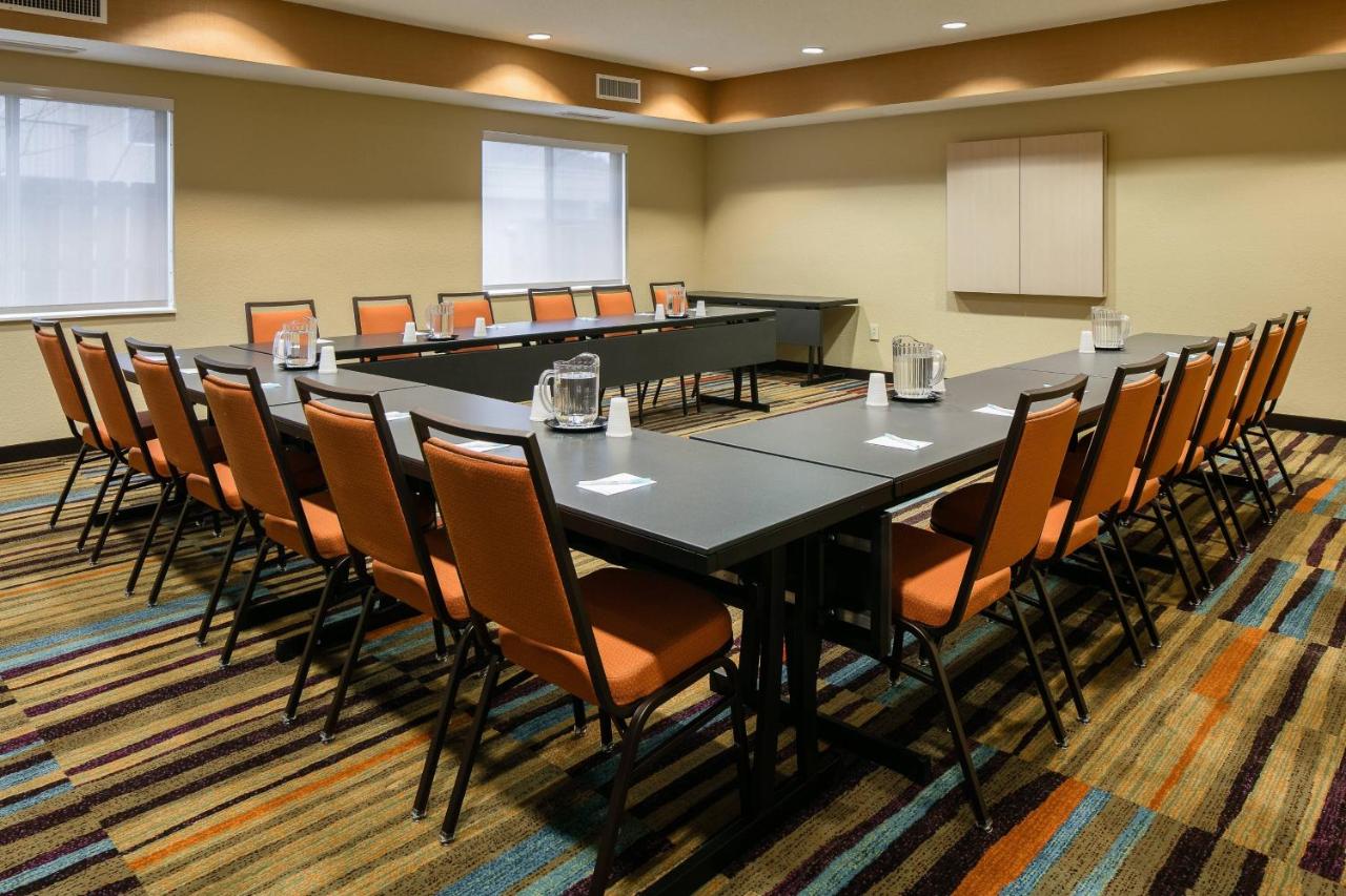 | Fairfield Inn & Suites Kansas City Airport