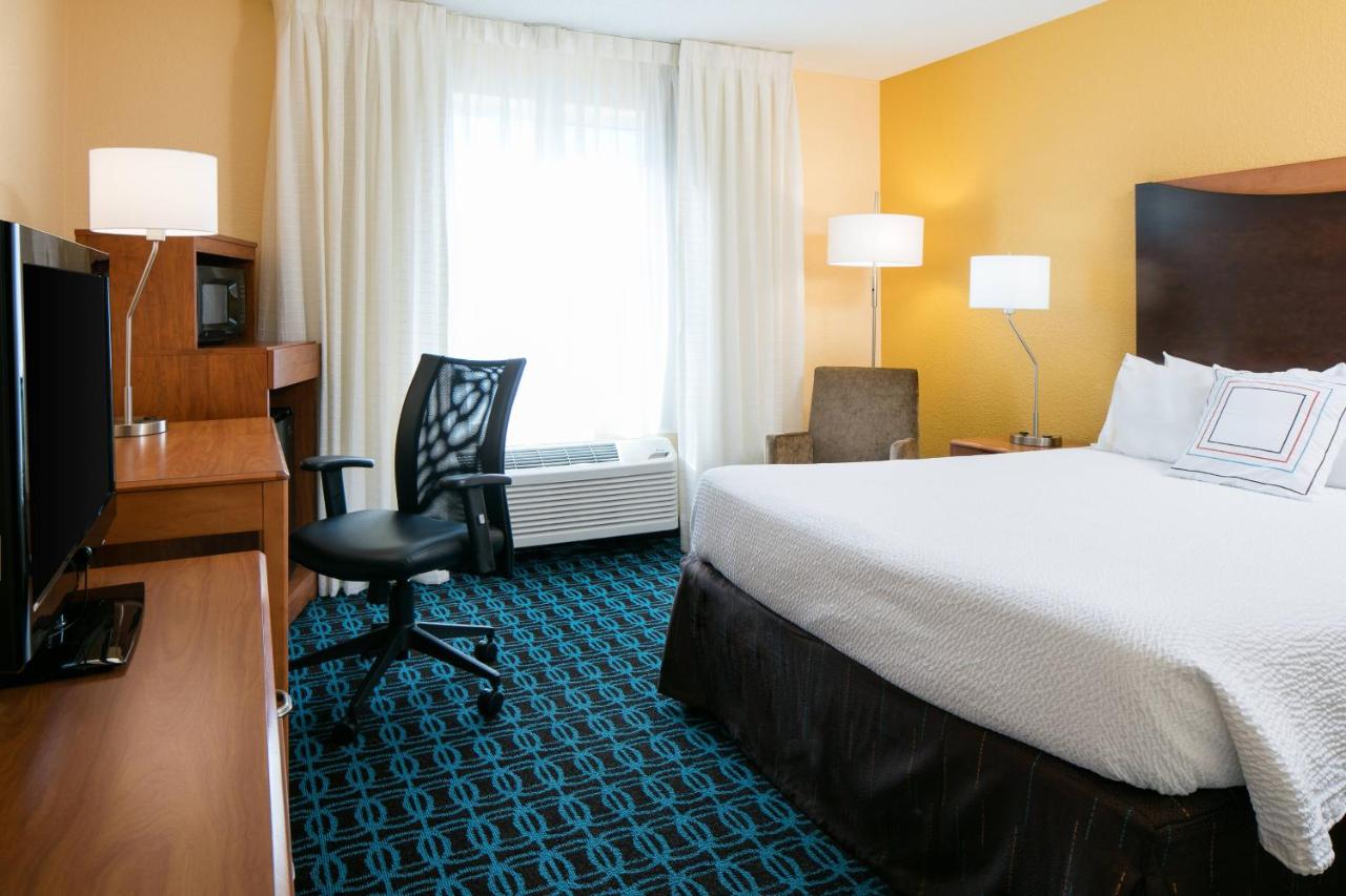 | Fairfield Inn & Suites Kansas City Airport