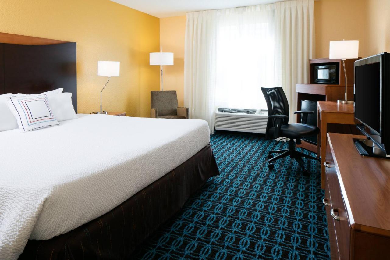 | Fairfield Inn & Suites Kansas City Airport