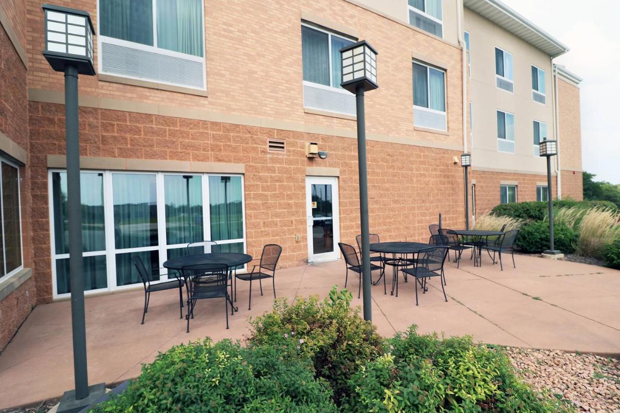 | Fairfield Inn & Suites by Marriott Des Moines Airport