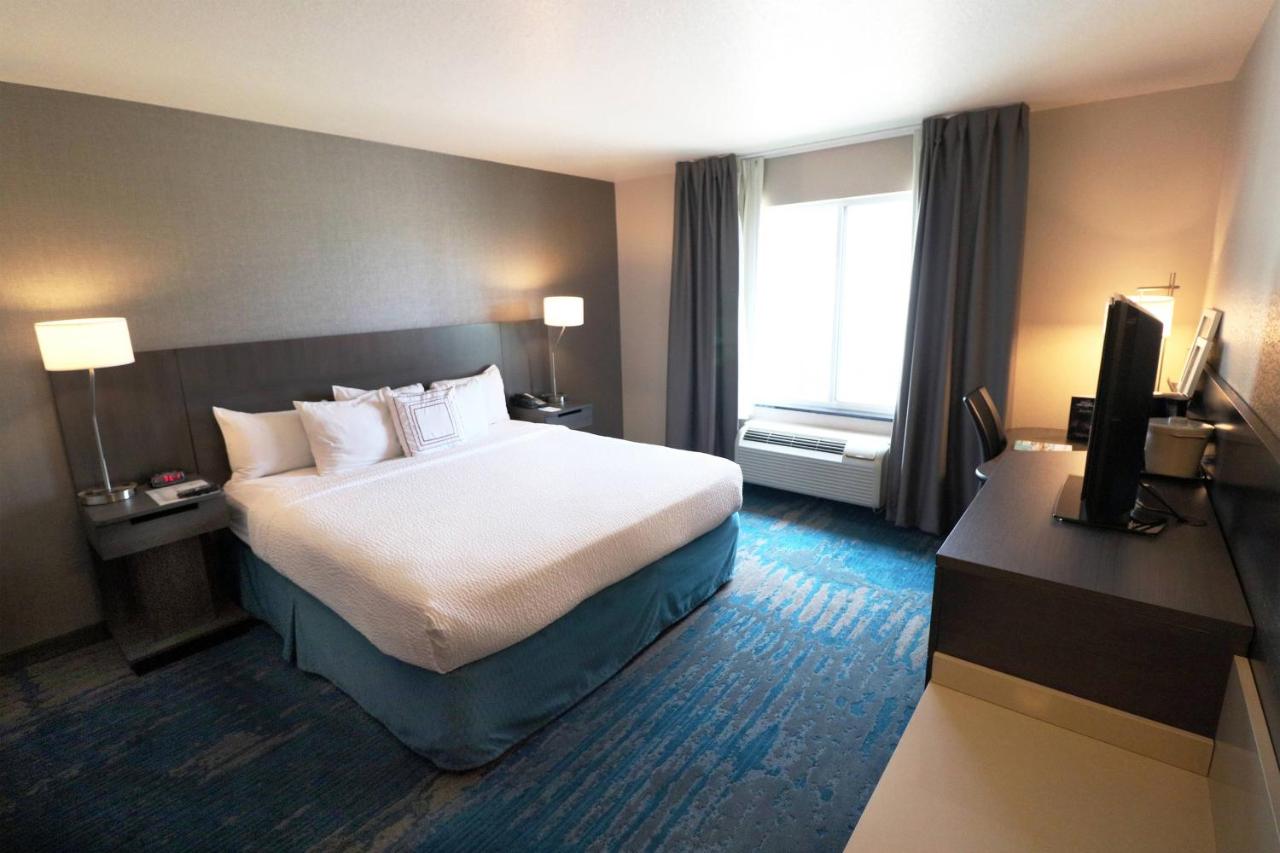 | Fairfield Inn & Suites by Marriott Des Moines Airport