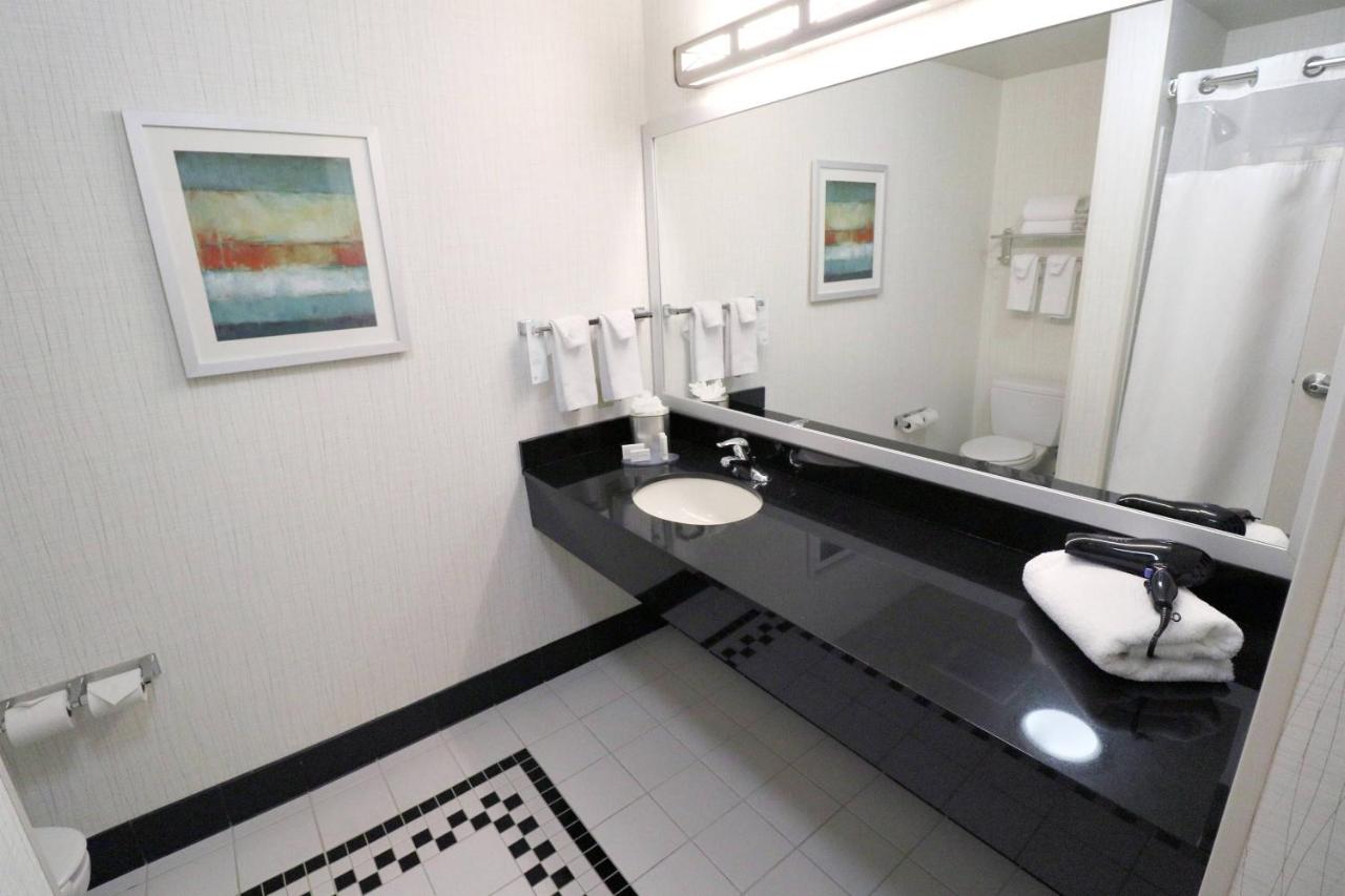 | Fairfield Inn & Suites by Marriott Des Moines Airport