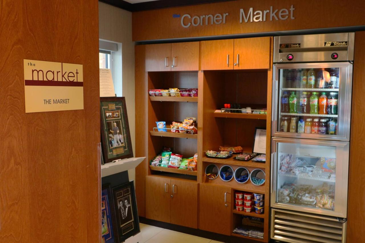 | Fairfield Inn & Suites by Marriott Des Moines Airport