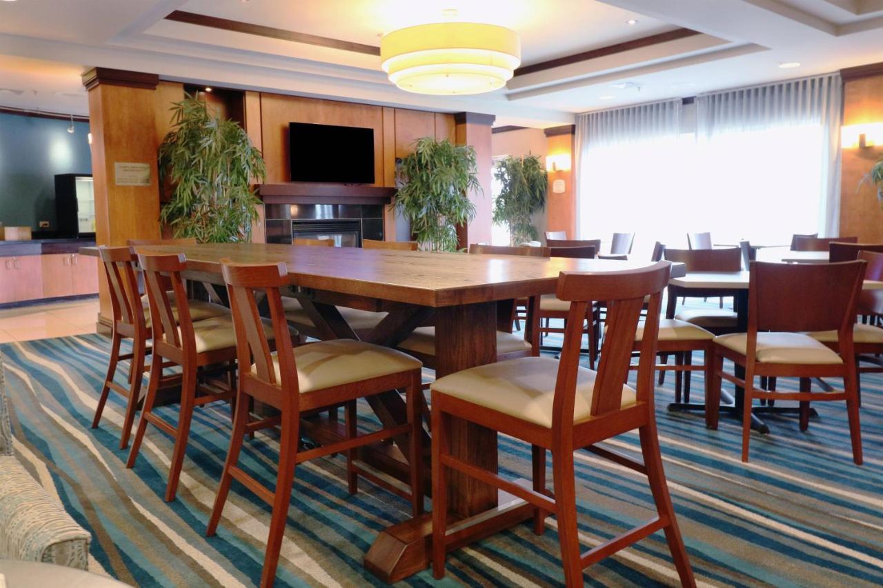 | Fairfield Inn & Suites by Marriott Des Moines Airport