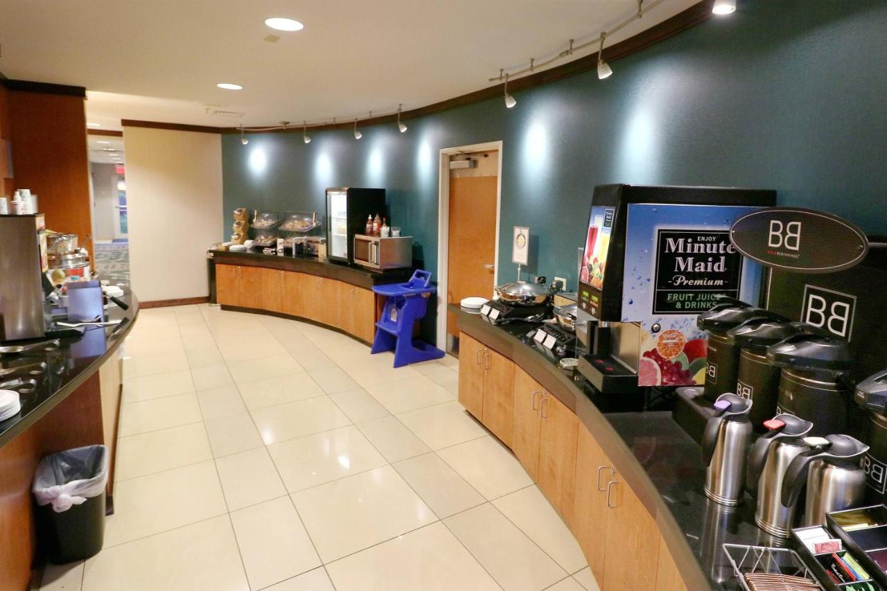 | Fairfield Inn & Suites by Marriott Des Moines Airport