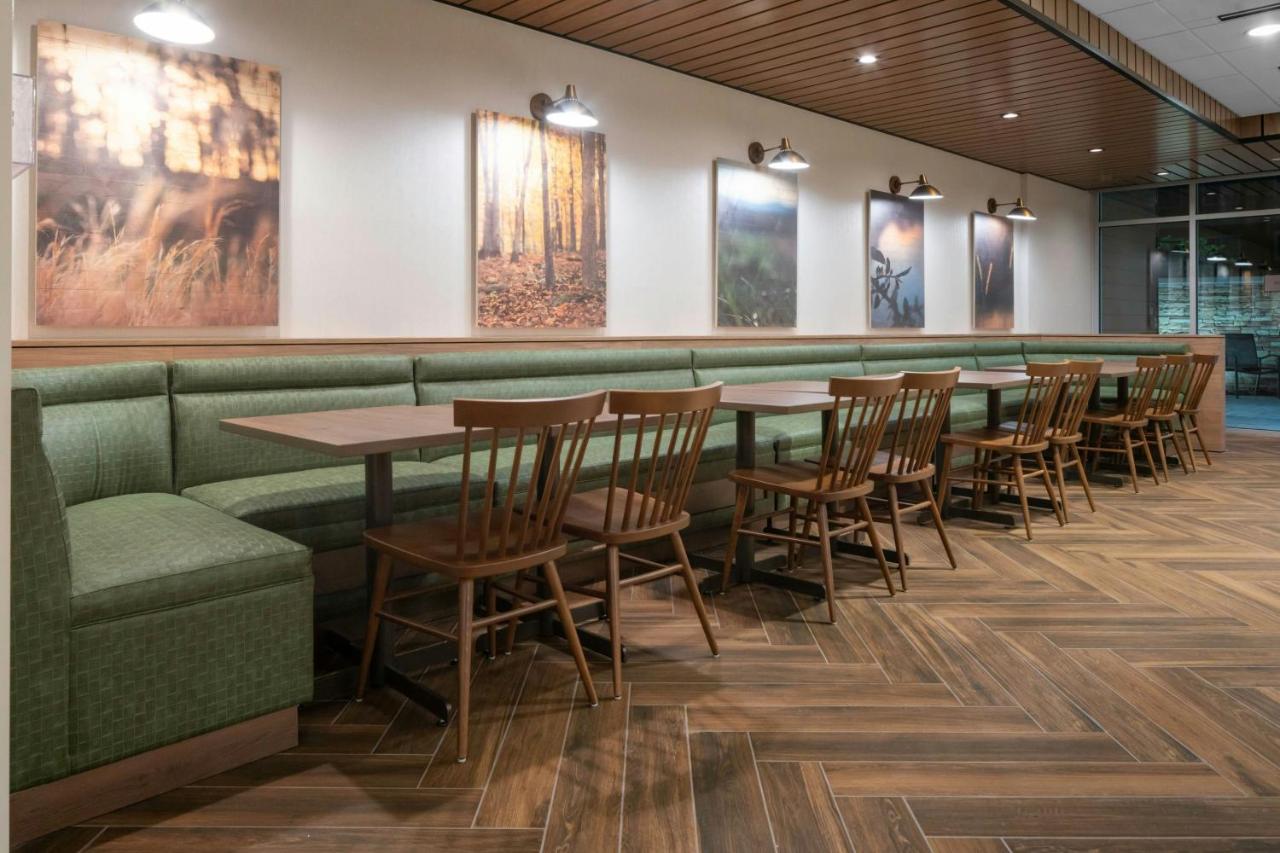 | Fairfield by Marriott Inn & Suites Dallas DFW Airport North, Irving