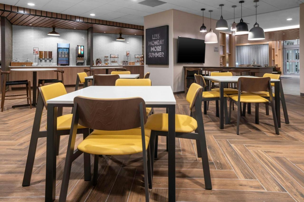 | Fairfield by Marriott Inn & Suites Dallas DFW Airport North, Irving