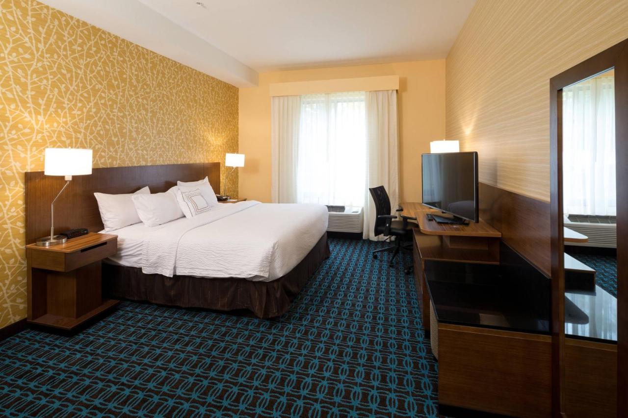 | Fairfield Inn & Suites by Marriott Detroit Chesterfield