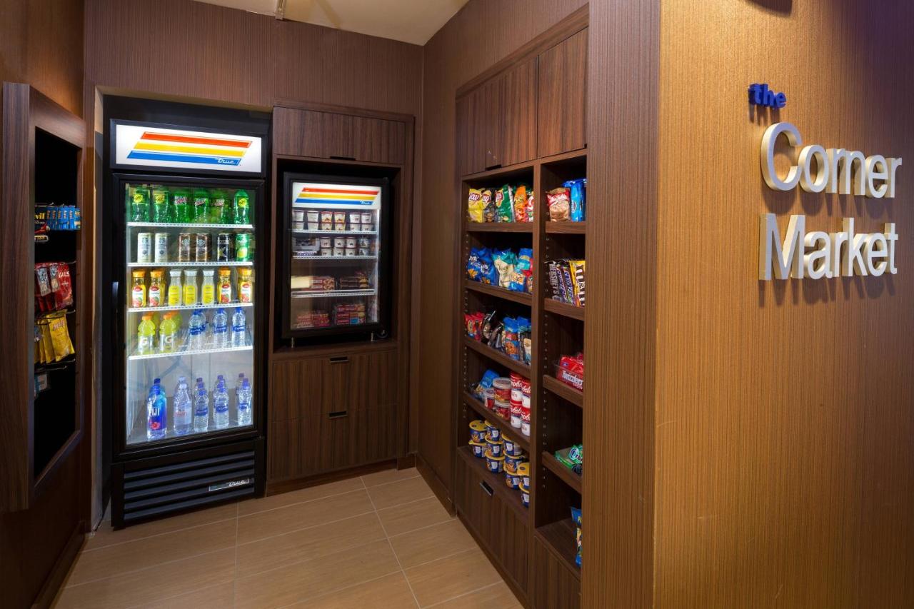 | Fairfield Inn & Suites by Marriott Detroit Chesterfield