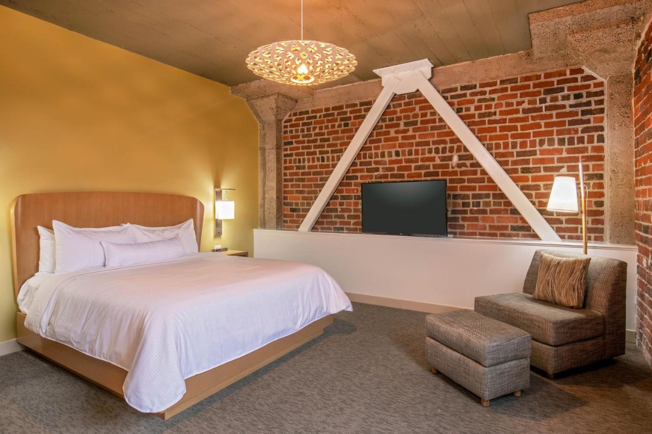 Executive Suite, King, Alternate bed: sofa bed at Element by Marriott Moline