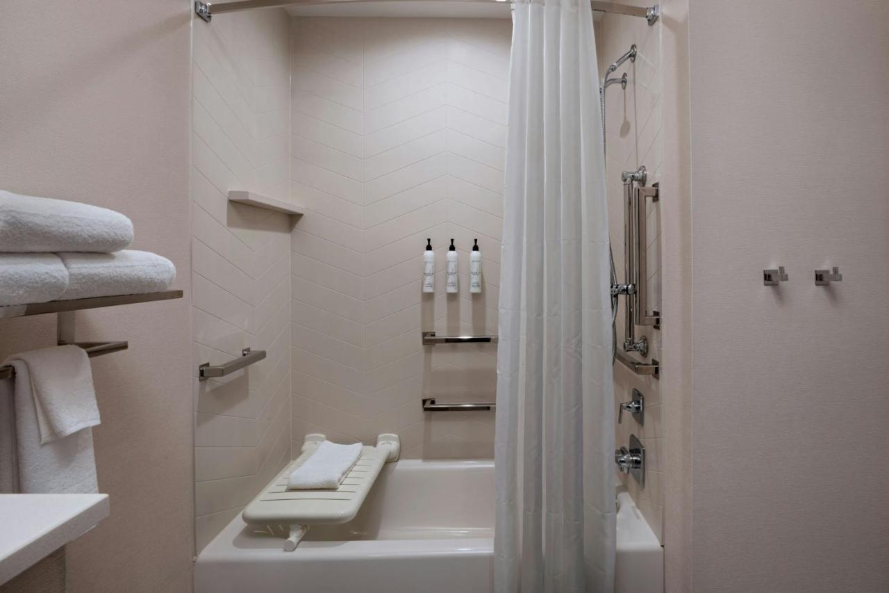 | Fairfield by Marriott Inn & Suites Fort Worth Alliance Airport