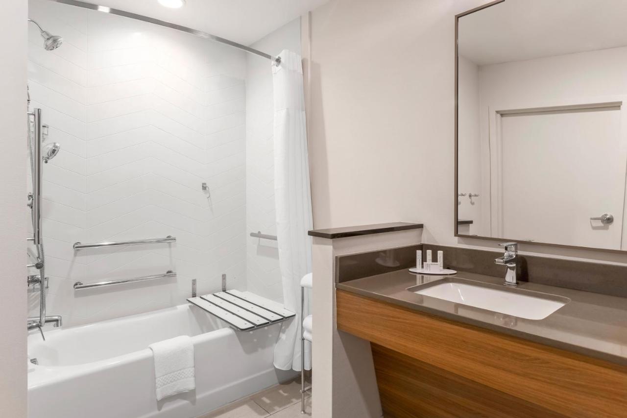 | Fairfield by Marriott Inn & Suites Cape Coral North Fort Myers