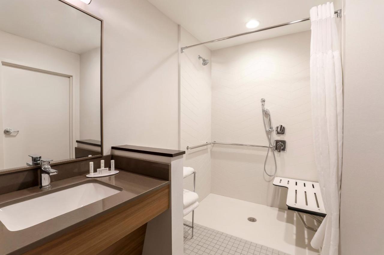 | Fairfield by Marriott Inn & Suites Cape Coral North Fort Myers