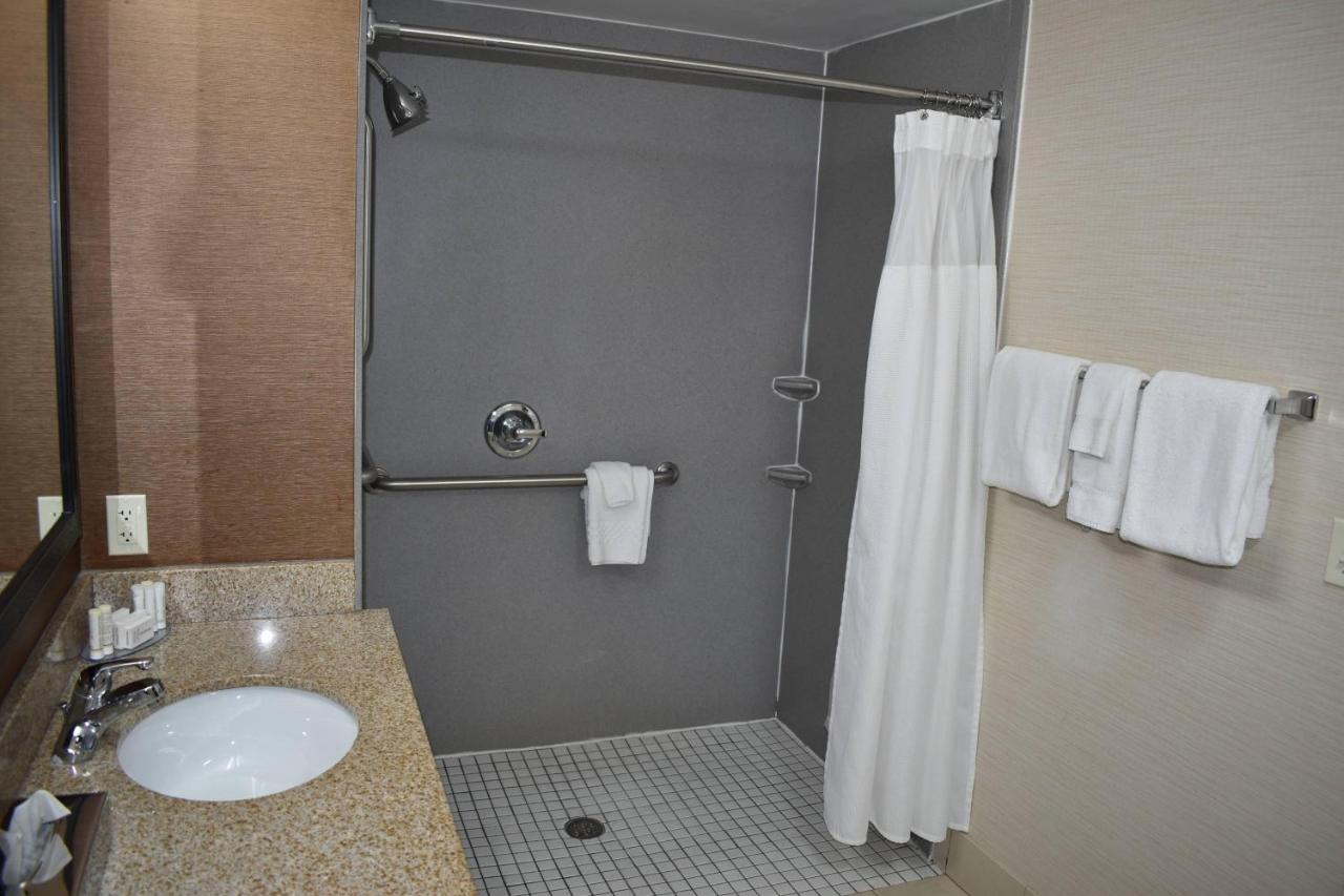 | Fairfield Inn & Suites Kansas City Liberty