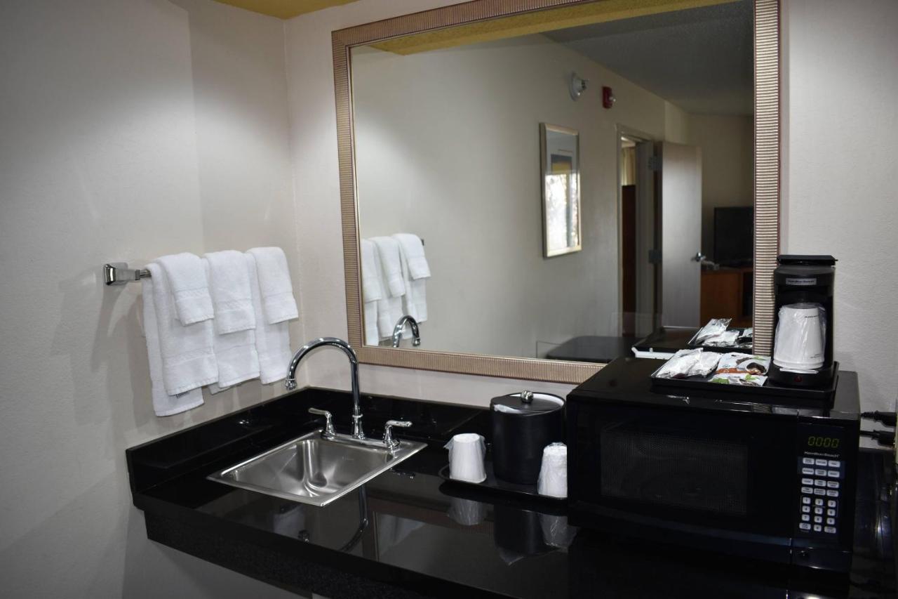 | Fairfield Inn & Suites Kansas City Liberty
