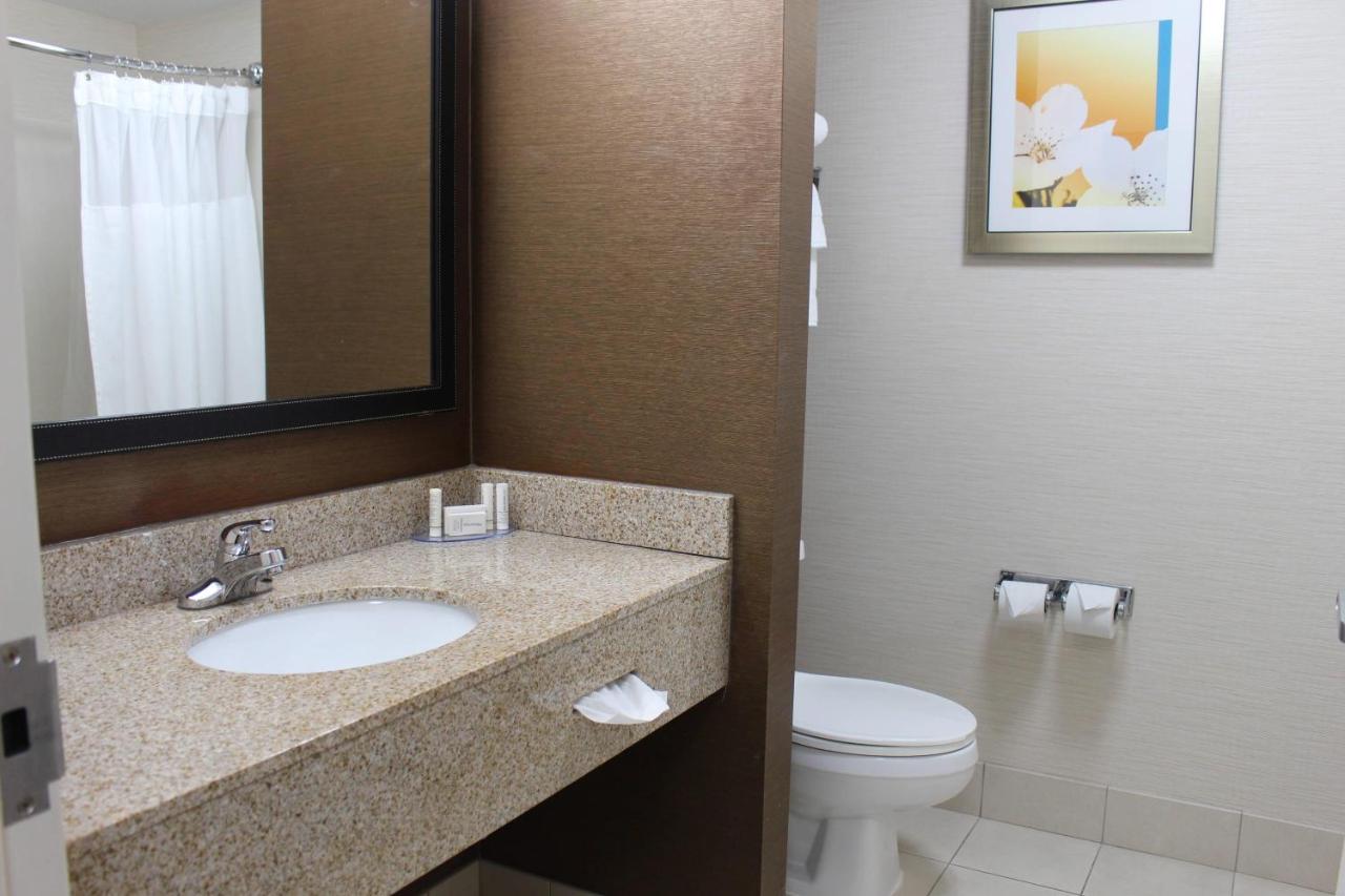 | Fairfield Inn & Suites Kansas City Liberty