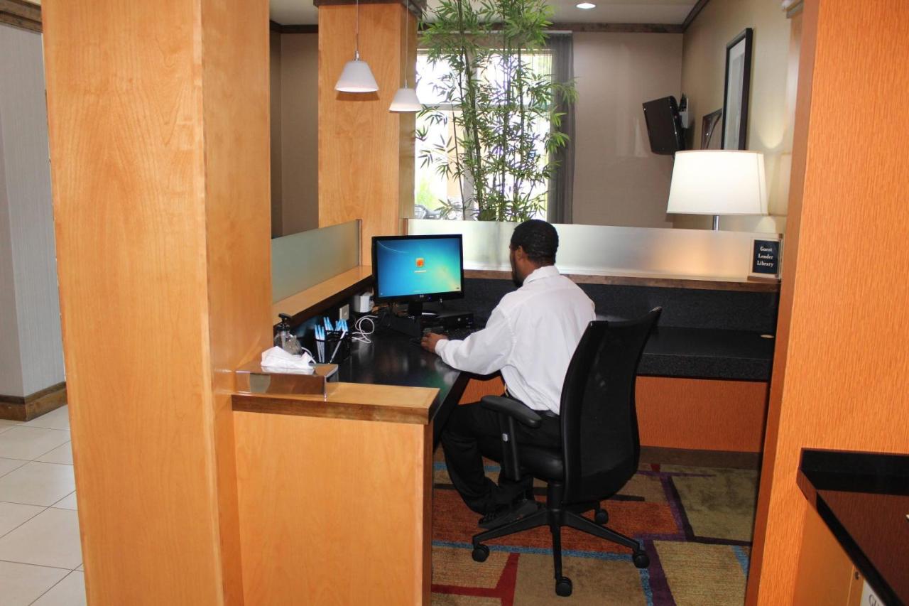 | Fairfield Inn & Suites Kansas City Liberty