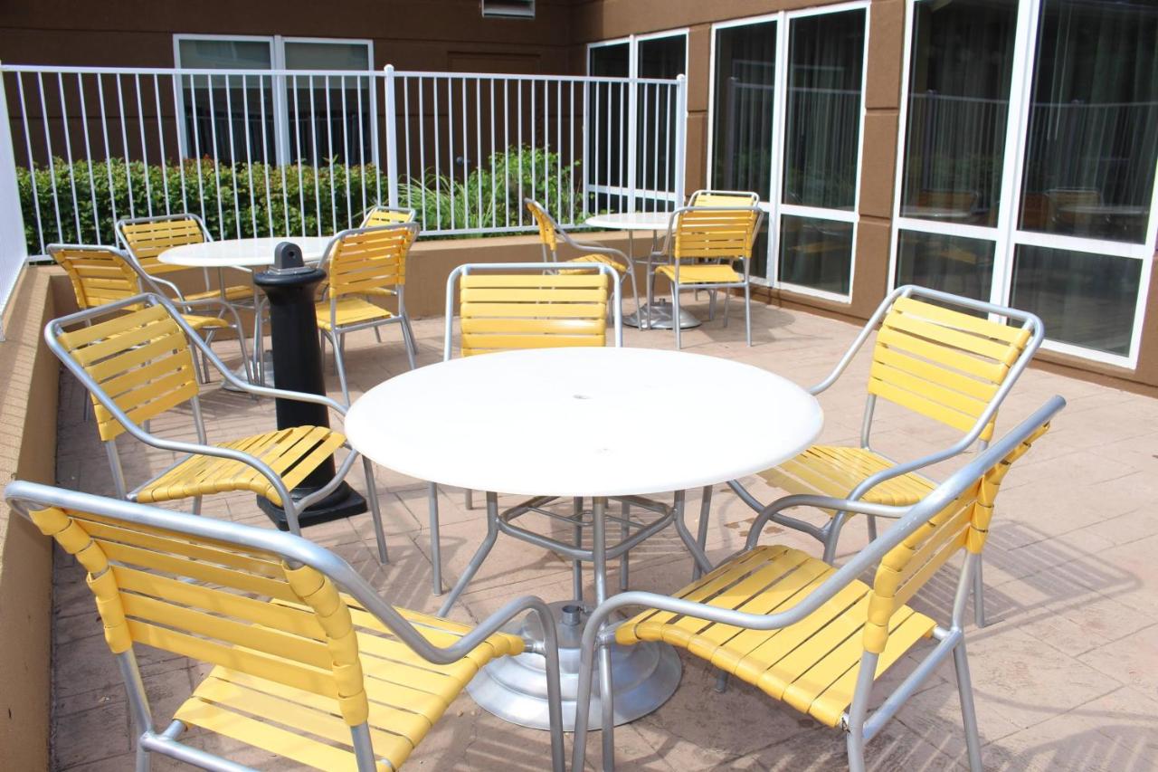 | Fairfield Inn & Suites Kansas City Liberty