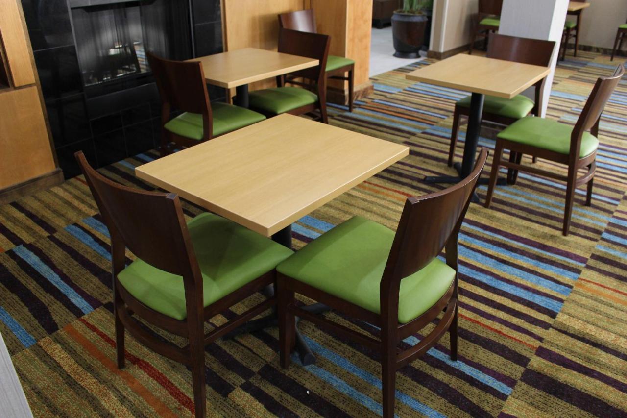 | Fairfield Inn & Suites Kansas City Liberty