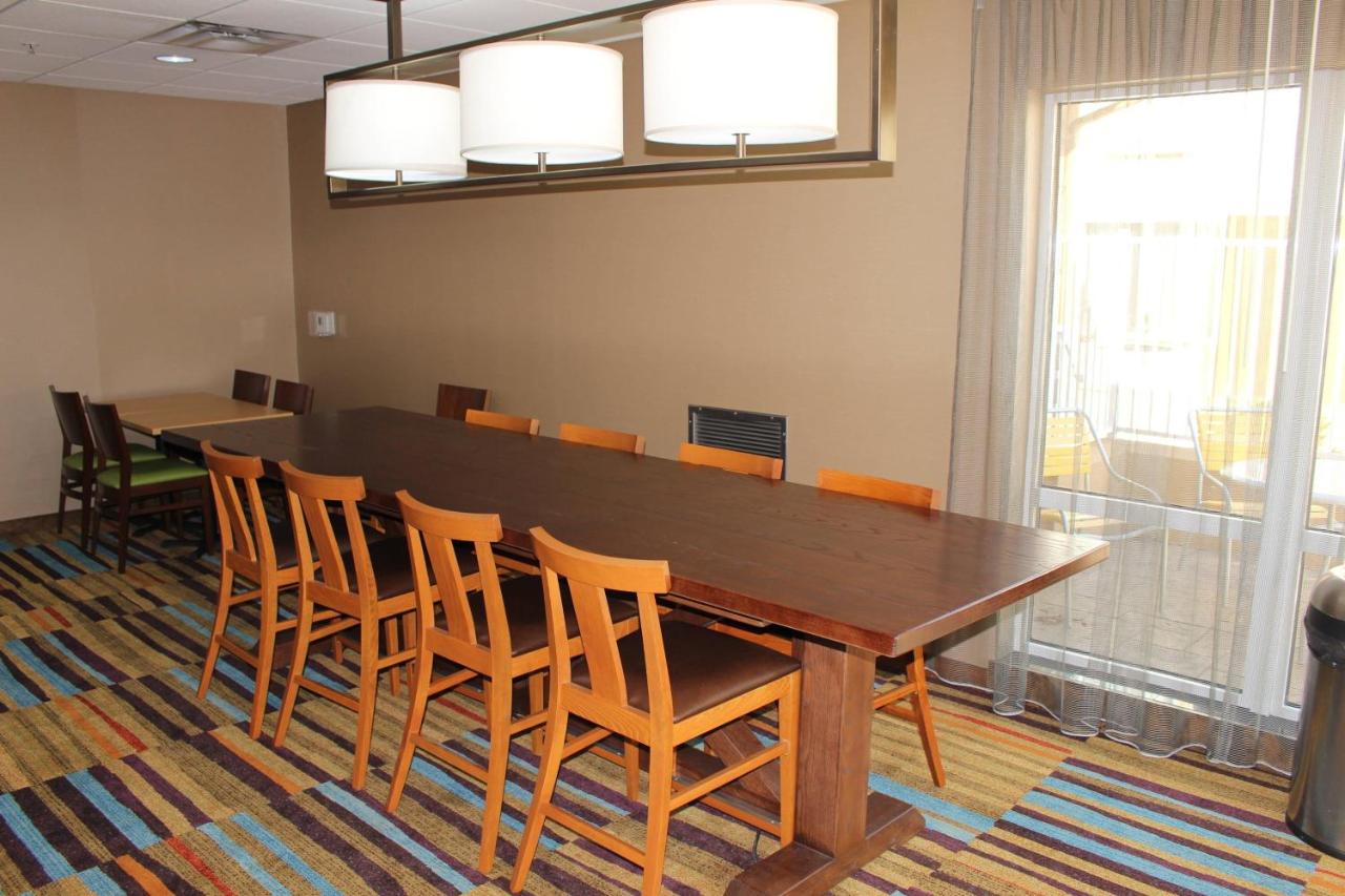 | Fairfield Inn & Suites Kansas City Liberty