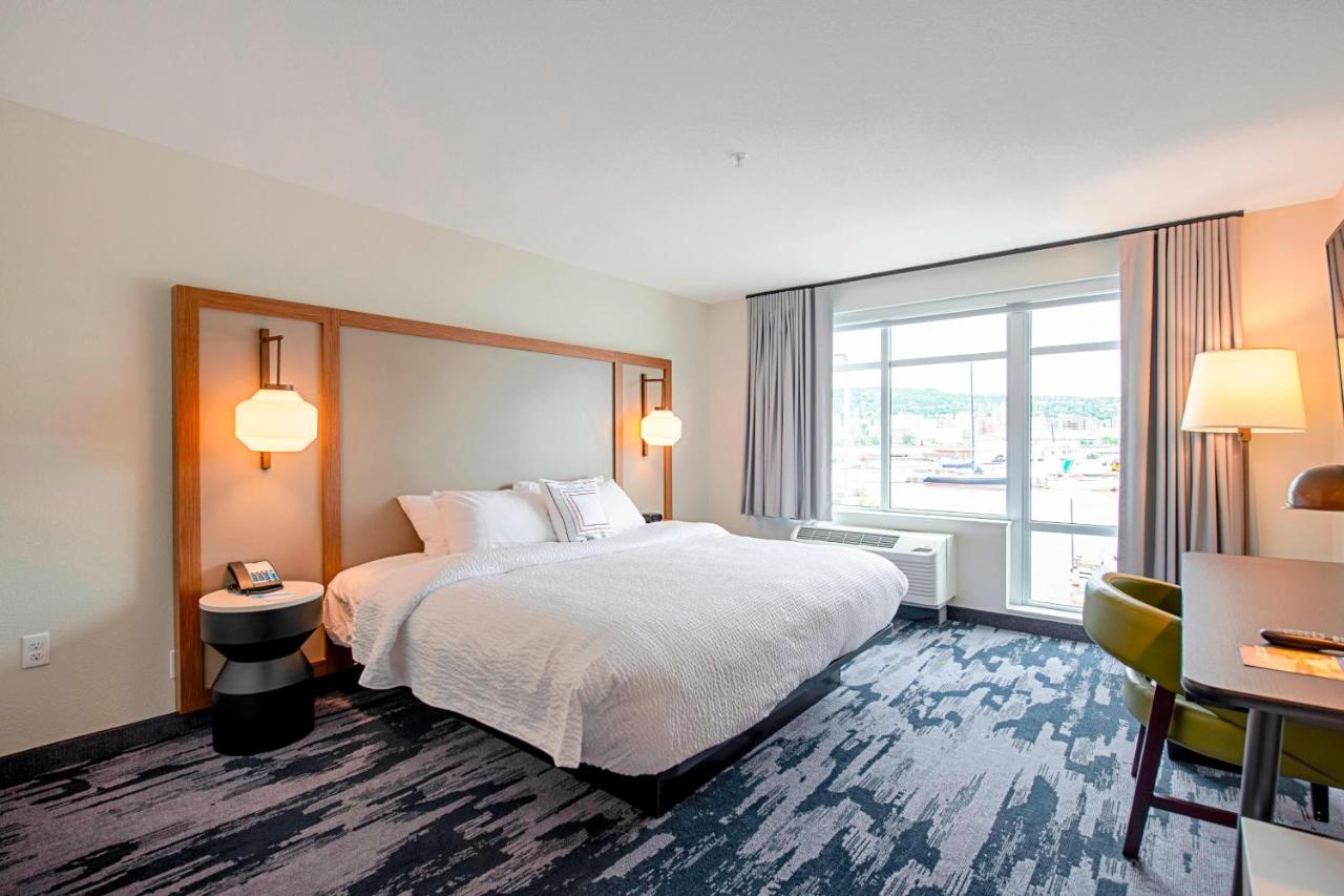| Fairfield Inn & Suites by Marriott Duluth Waterfront