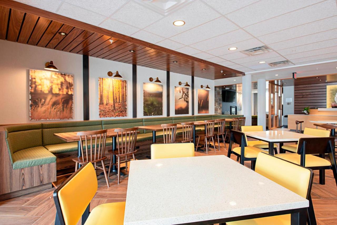 | Fairfield Inn & Suites by Marriott Duluth Waterfront