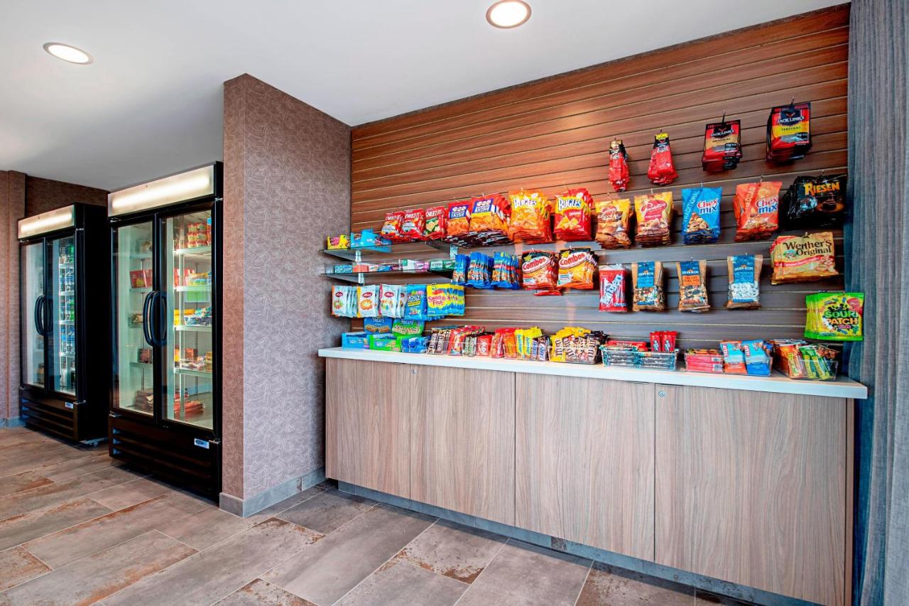 | Fairfield Inn & Suites by Marriott Duluth Waterfront
