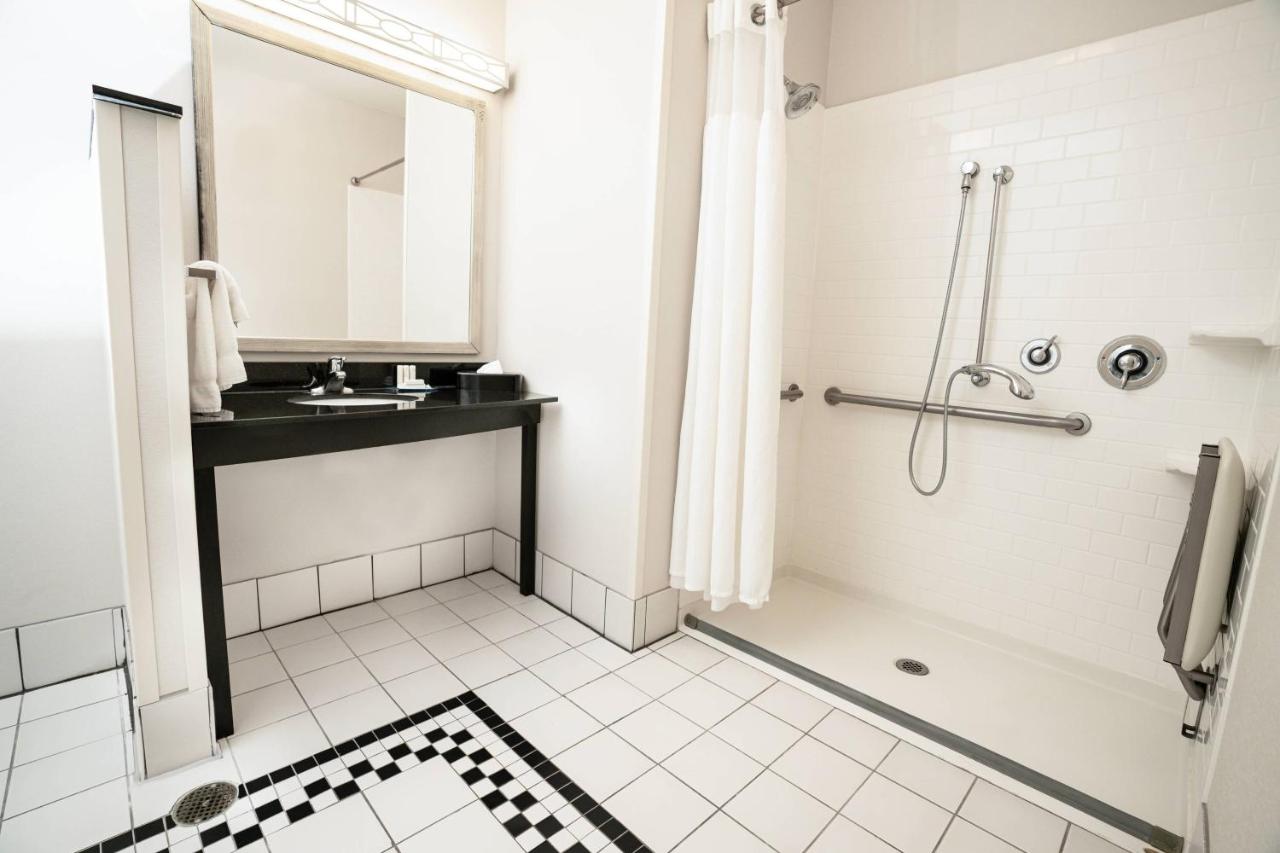 | Fairfield Inn & Suites Kearney
