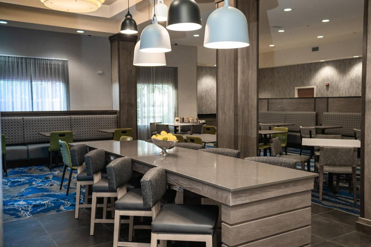 | Fairfield Inn & Suites Kearney