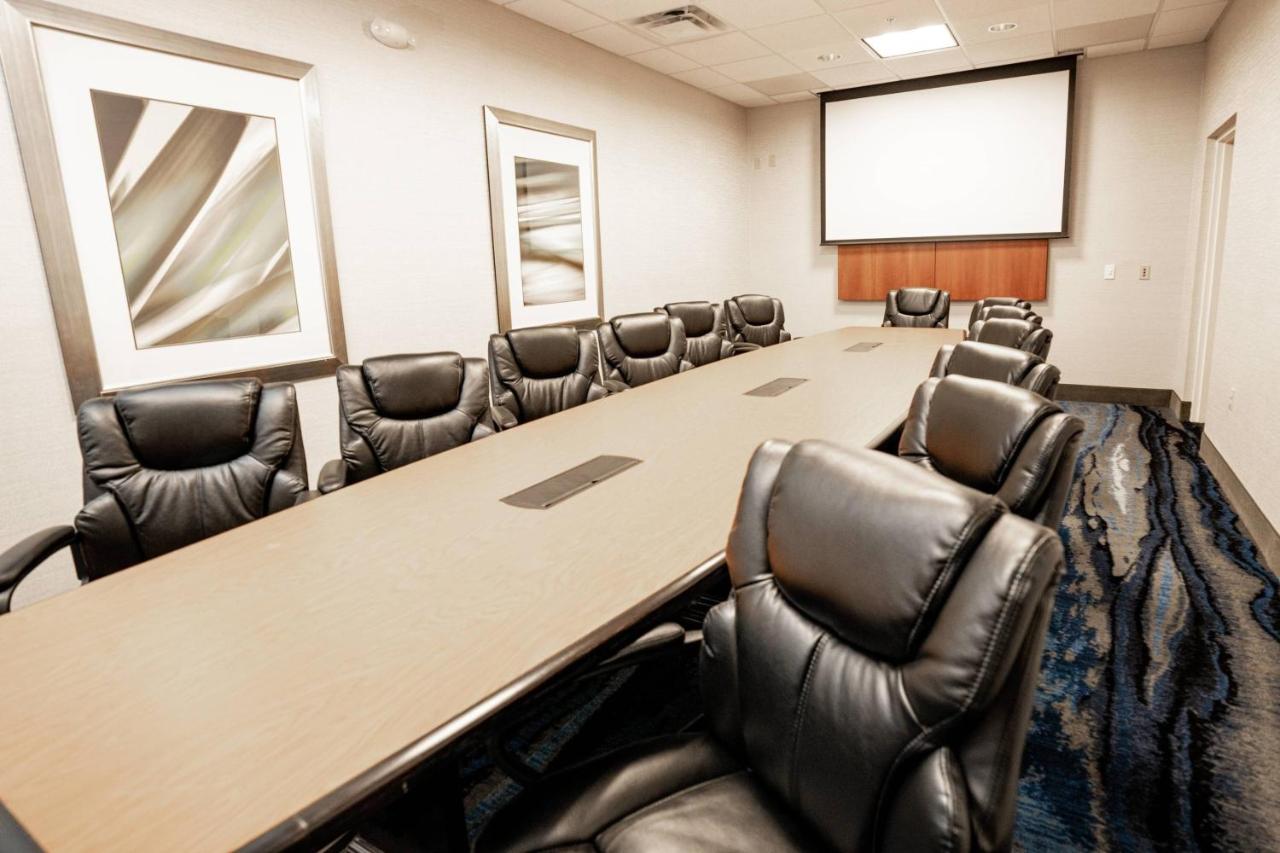 | Fairfield Inn & Suites Kearney